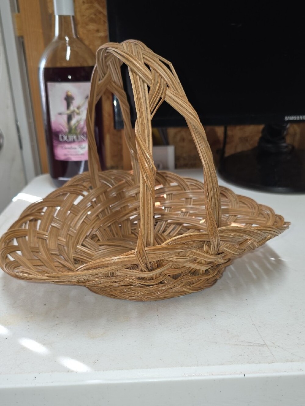 Vth. Woven Decorative Basket with Handle - Natural Brown(226)